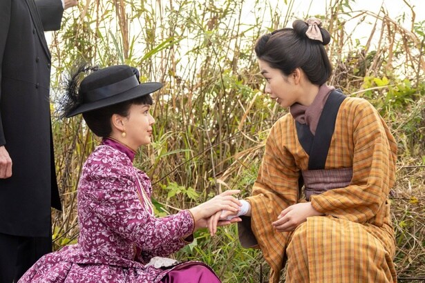 りん(見上愛)、人生に多大な影響を与える女性・捨松(多部未華子)との出会い