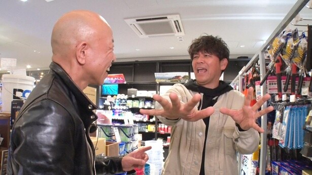 小峠英二「うっとうしいテンションでしたね!」冠番組レギュラー放送の記念すべき初ゲストにチクリ<試乗最高>