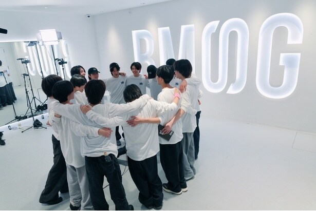 BMSG TRAINEE地上波初冠番組で音楽に真剣に向かい合う16人