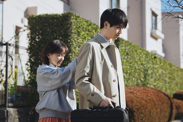 みなと(永作博美)と渚(中沢元紀)の母子関係には、それぞれの視点から共感する部分が多そうな描写も