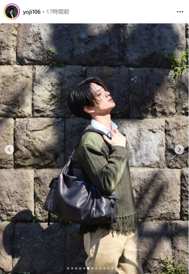 【写真】岩瀬洋志、光に照らされた“横顔イケメン”なショット