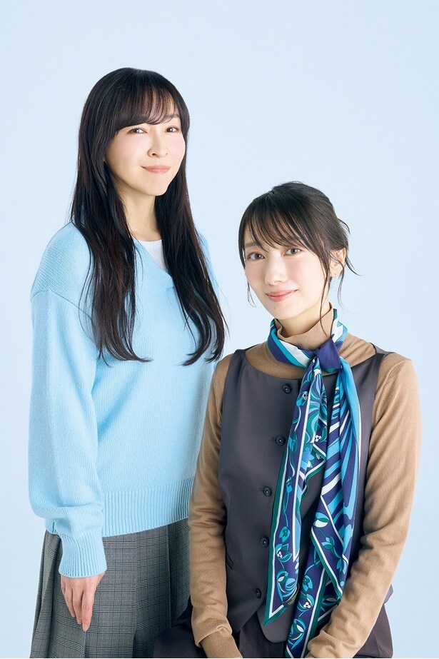 「月夜行路 ―答えは名作の中に―」でW主演を務める(右から)波瑠＆麻生久美子