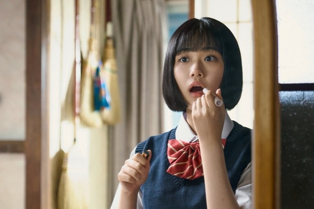 ケンショー(窪塚愛流)に恋をしてメイクを始めるるな(原菜乃華)