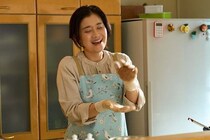 石田ひかり“明香里”が謎の人物からのプレゼントに恐怖の表情を浮かべた姿に「やばいやばい」「こわ…」の声＜鬼女の棲む家＞