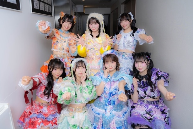 新体制でライブの臨んだFES☆TIVE (前列左より)七瀬あい、白宮瑠夏、カワイレナ、仁科茉彩、(後列左より)小柴あいり、与田理央な那、星乃ななみ