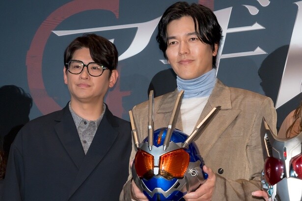 賀集利樹(左)と要潤