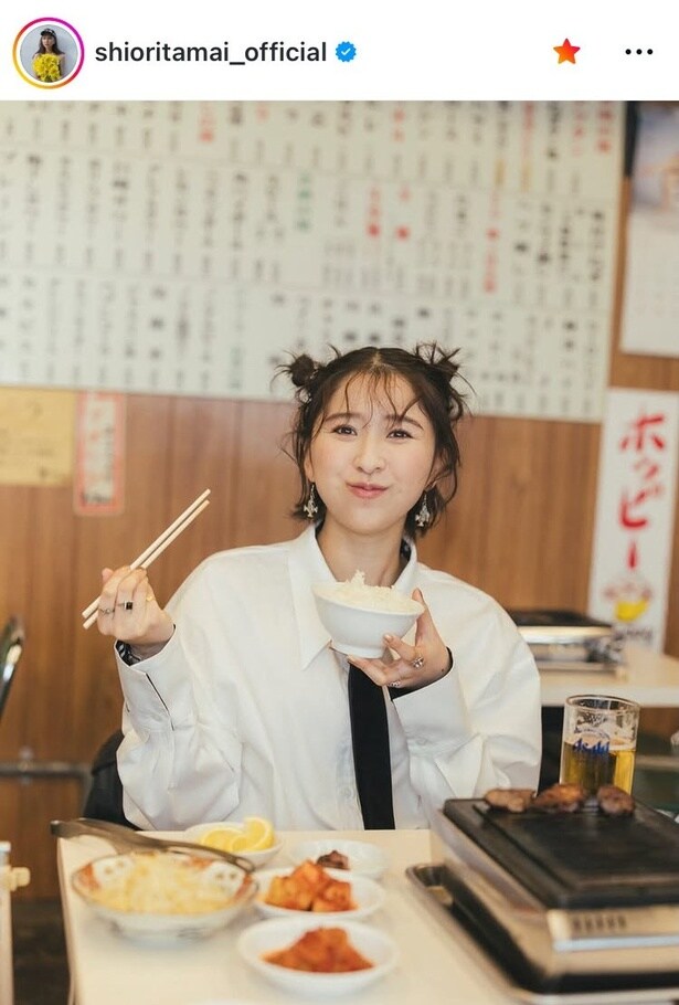 【写真】ももクロ・玉井詩織、お団子ヘア×生ビールジョッキで“焼き肉”女子全開全力のショット