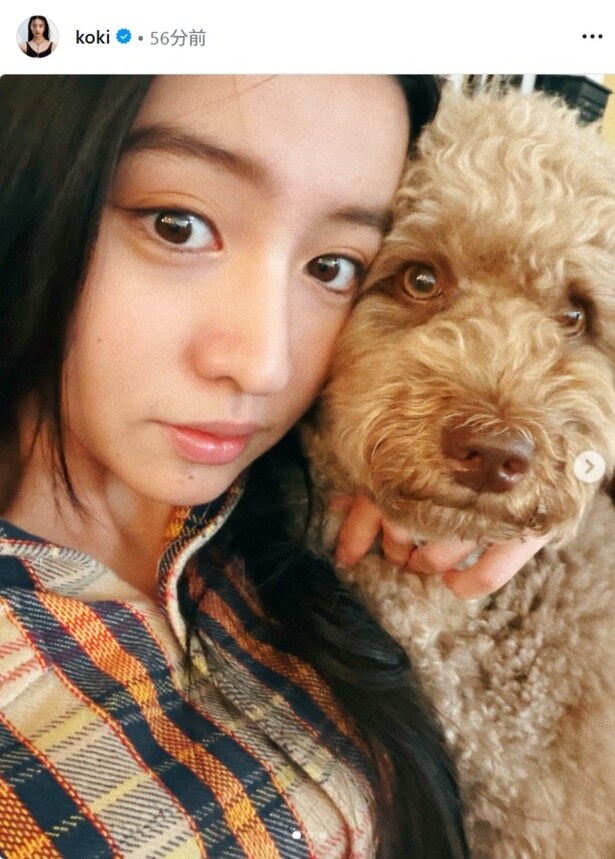 【写真】Koki,、愛犬の“ルンちゃん”と仲良し自撮りツーショット