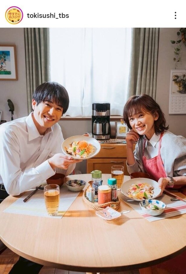 【写真】永作博美&中沢元紀、食事シーンの仲良しオフショット