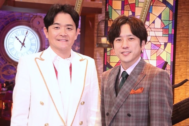 「テレビを見ている人と同じ空気感で」二宮和也が語る、新番組でのスタンスと主宰・ノブへの信頼＜金曜ミステリークラブ!!!＞