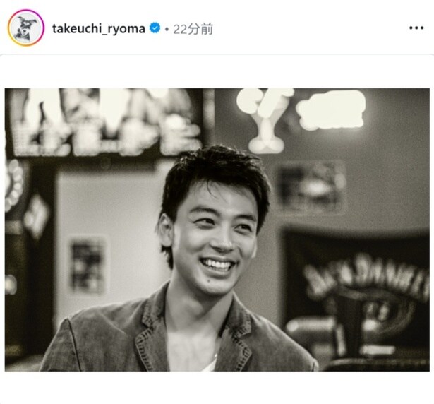 【写真】竹内涼真、笑顔輝く主演舞台のオフショット