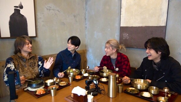Aぇ! group末澤誠也、小島健の“独特な食レポ”に「めっちゃヘタくそやん！」と思わずツッコミ＜Aぇ! groupのQ＆Aぇ!＞