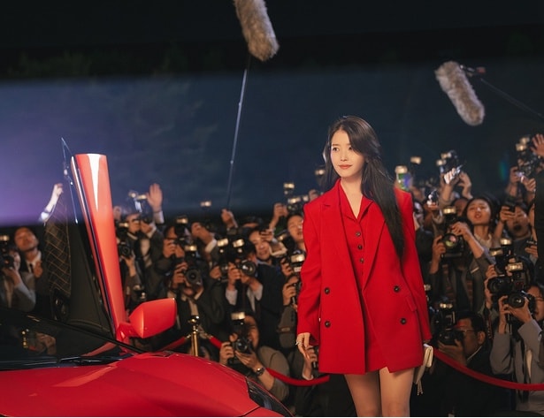 IU＆ビョン・ウソクの“最強カップリング”に視聴者くぎ付け「なんて高貴な2ショット」「画面がキラキラ」＜21世紀の大君夫人＞