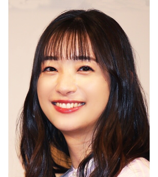 足立梨花がオフィシャルInstagramを更新