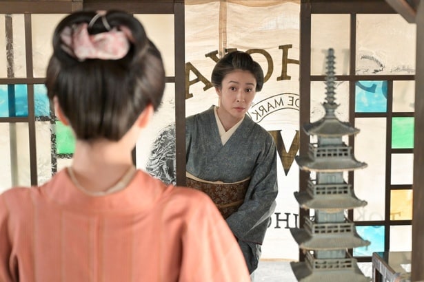 美津(水野美紀)の瑞穂屋突撃訪問で焦るりん(見上愛)