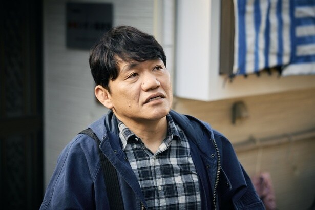 田鎖兄弟が行方を追い続けている謎のノンフィクション作家・津田雄二(飯尾和樹)