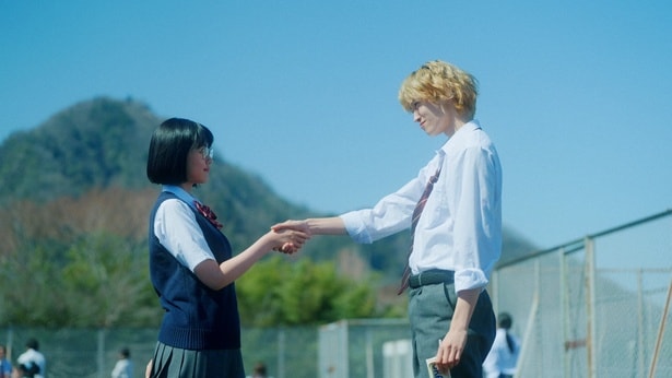 るな(原菜乃華)はケンショー(窪塚愛流)とビジネスバトルを開始する