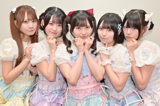 ChumToto(写真左から誌之宮かこ、瀬崎くるみ、江本夏渚、柏葉れん、宮原梓)