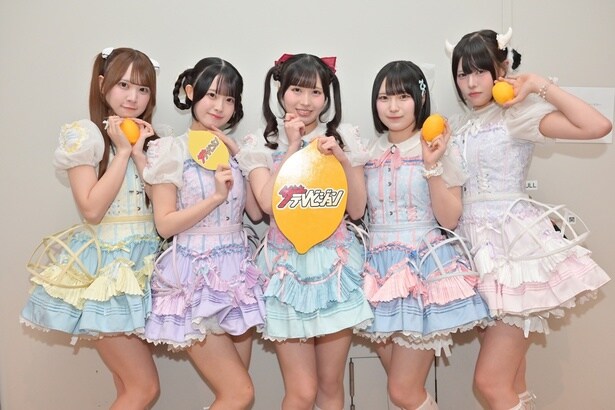 ChumToto(写真左から誌之宮かこ、瀬崎くるみ、江本夏渚、柏葉れん、宮原梓)