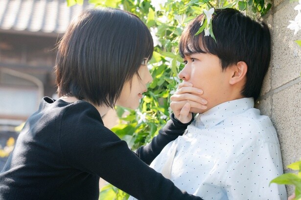 鈴木福“春日”、井頭愛海“佐伯”とのデート中にあの“仲村”から水を浴びせられて衝撃「怖すぎるよ!」の声<惡の華>