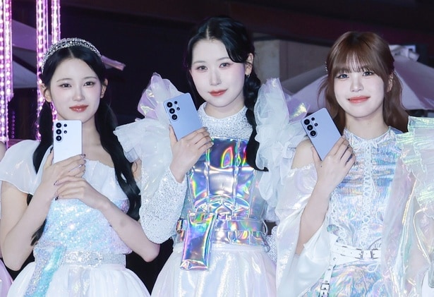 ME:IのMIU、MOMONA、TSUZUMI(写真左から)