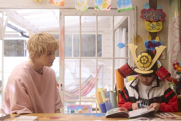 町田啓太“タツキ”、学校に行けなくなったクラスの人気者の心に寄り添う「逃げたかったら逃げればいい」＜タツキ先生は甘すぎる！＞