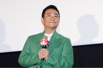 ハイテンションな八嶋智人、たこ焼き店の赤いエプロン姿に「温かい人柄を感じて見てました！」の声＜サバ缶、宇宙へ行く＞