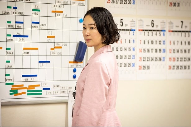 黒木華、政治家の秘書役に「どう演じていけばいいのか悩んだ時期もありました」＜銀河の一票＞