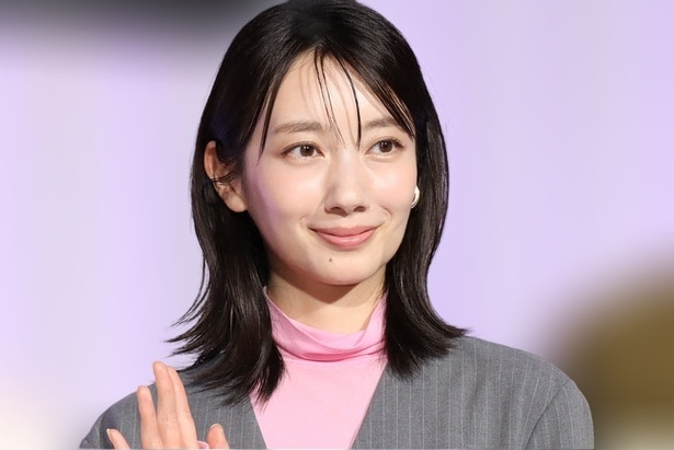 波瑠、トランスジェンダー役で新境地　「月夜行路」で見せる“振れ幅のある演技”とキャリアの軌跡