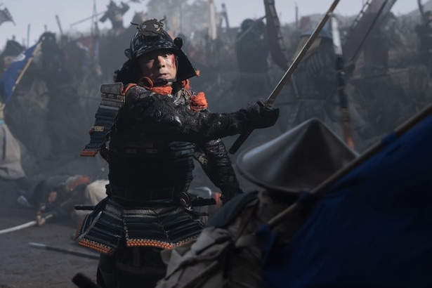 小一郎(仲野太賀)は侍になり初めて人を斬る