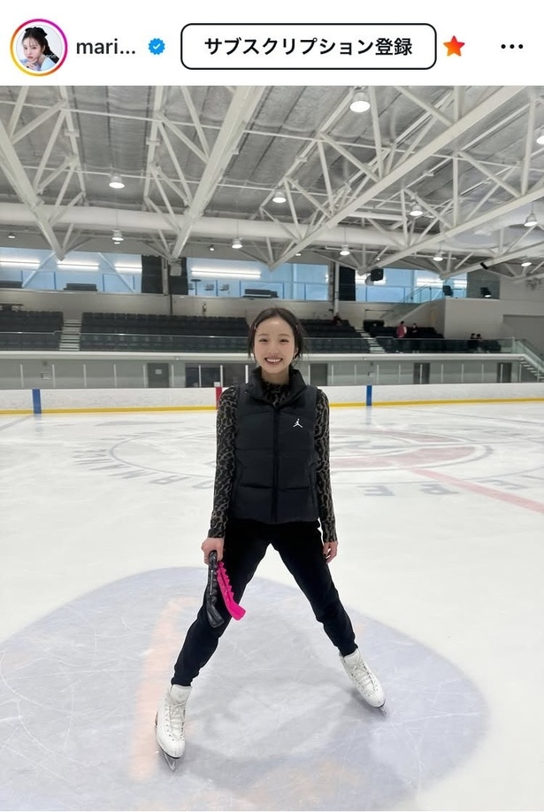 【写真】氷上に太陽が降り立ったよう…本田真凜、リンクで“満面の笑み”