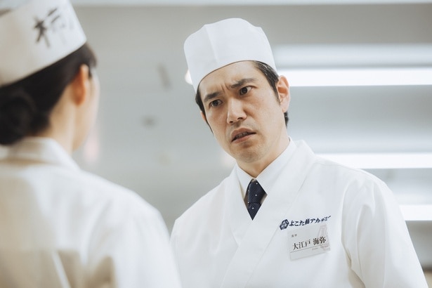 大江戸(松山ケンイチ)が厳しい指導をしてしまった後に見せた“やっちまった顔”は、視聴者の間でも話題に