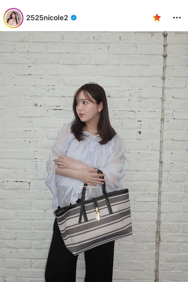 【写真】藤田ニコル、“透け感コーデ”が放つ清涼感シースルーシャツ姿