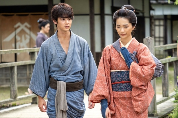 虎太郎(小林虎之介)と再会するりん(見上愛)