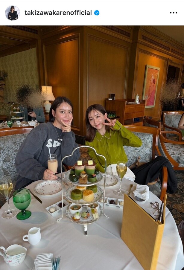 【写真】滝沢カレン&田中みな実、豪華アフタヌーンティーを前に幸せ2ショット