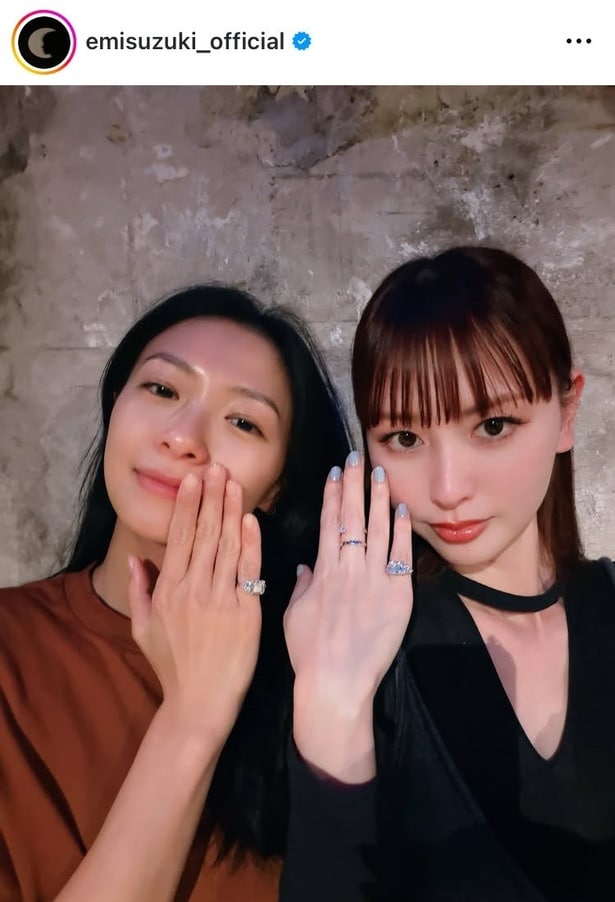 【写真】鈴木えみ、榮倉奈々とツルツル“卵肌”に称賛の声
