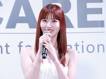 「2人ともかわいさが衰えない」「一生綺麗コンビ」…鈴木えみ、榮倉奈々とツルツル“卵肌”に称賛の声