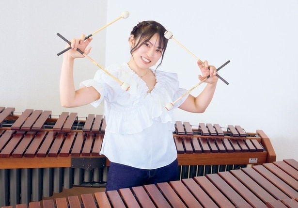 プロ吹奏楽団・Osaka Shion Wind Orchestraで打楽器奏者として活動する、くつこ Marimba