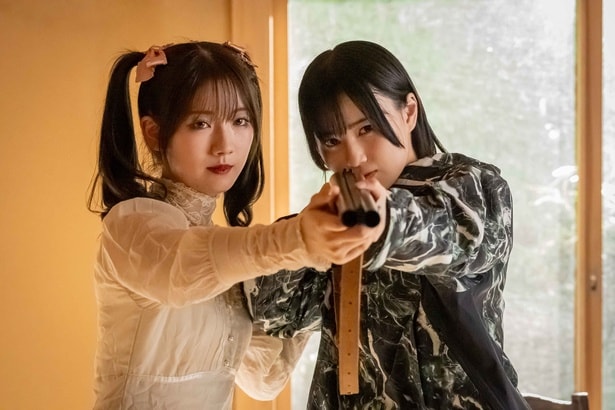 的野美青“紬”、ミステリアスなお嬢様・小田倉麗奈“玲衣”と山中で遭遇…他と一線を画すミステリー展開に＜路地裏ホテル＞