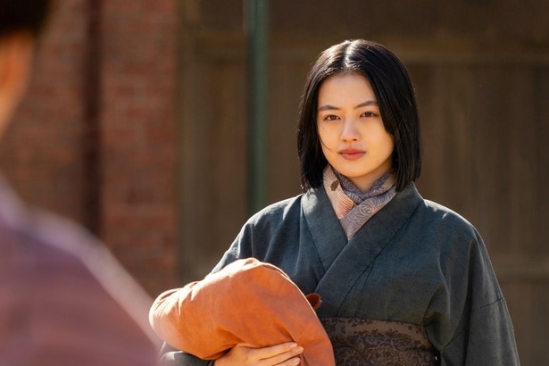 直美(上坂樹里)、髪をバッサリ切り覚悟を決めて女学校へ