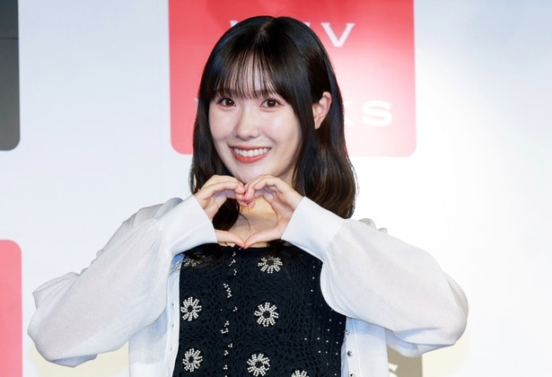 坂倉花、初の写真集にLiella!メンバーからも反響「伊達さゆりさんが『私の脳内ずっとBlooming』って(笑)」