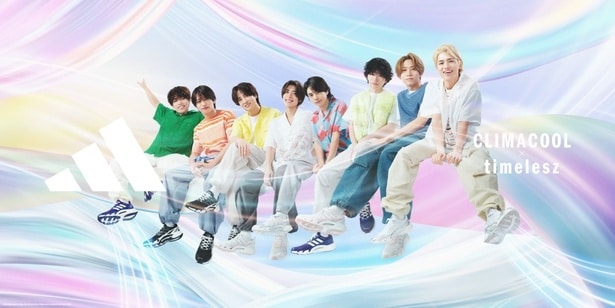 【写真】timeleszの8人がカラフルな風をのりこなす爽やかな新ビジュアル