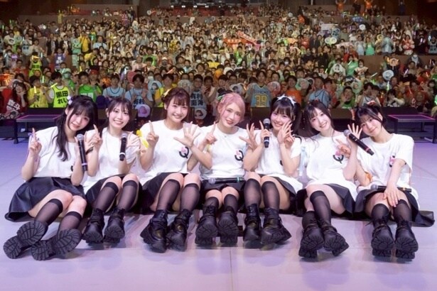 LinQ、15周年ライブで“紡ぐ”思い届ける　過去と未来をつないだメモリアルな「LinQ2000の輪」