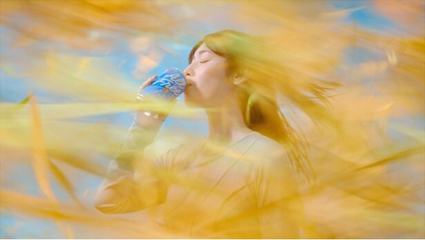 「オールフリー〈エールテイスト〉」の新TV-CM「香りがおいしさだったんだ」篇(15秒)より