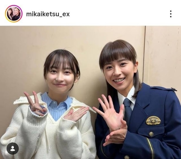 【写真】黒島結菜&影山優佳、美女二人の仲良しオフショット