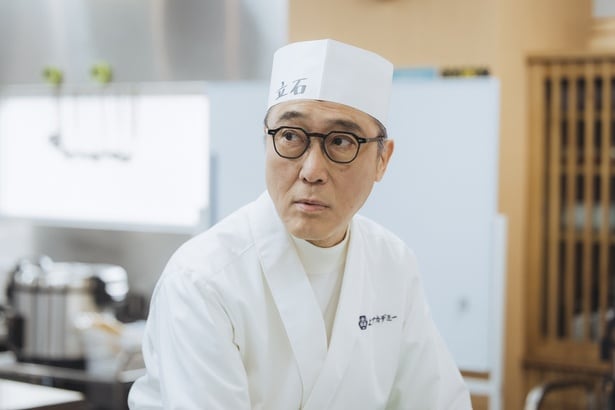 佐野史郎、“鮨アカデミー”の仲間たちとは「回を追うごとに本当に家族になってきているなと感じます」＜時すでにおスシ!?＞