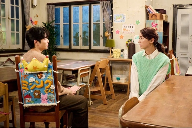 「強く生きてきたんですね」と、ミンソク(志尊淳)の孤独を理解する桃子(仁村紗和)
