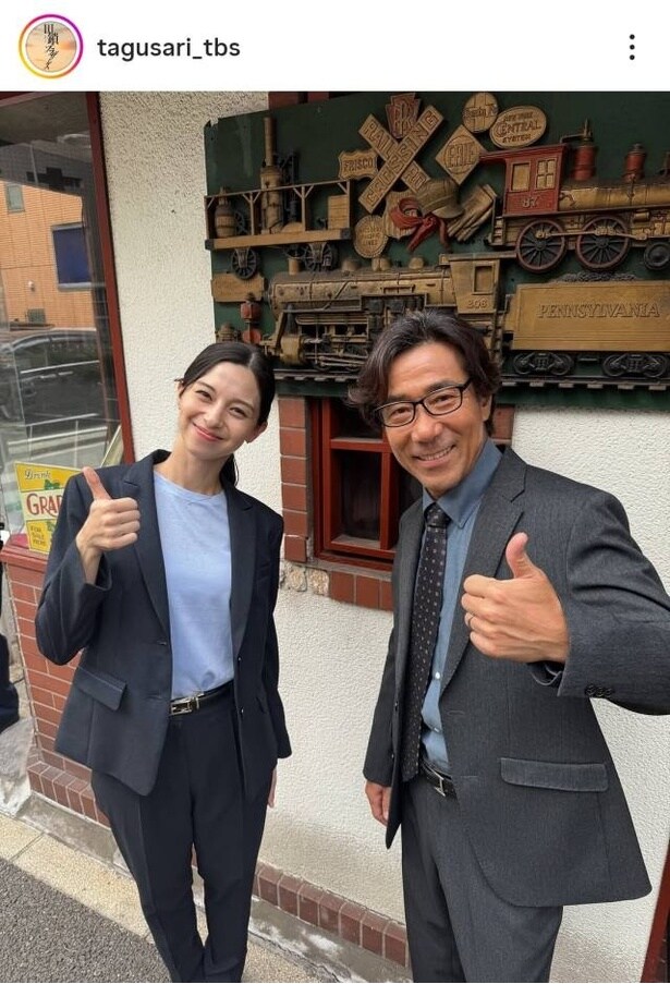 【写真】中条あやみ&岸谷五朗、笑顔のグッドポーズ披露