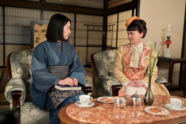 捨松(多部未華子)は直美(上坂樹里)に看護婦という仕事の本質を伝える
