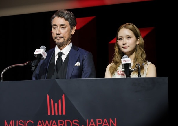 畑芽育とクリス・ペプラー